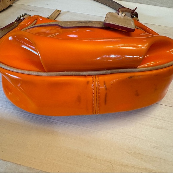 Dooney & Bourke Red Crossbody Orange Patent Leather Bag - Picture 3 of 16
